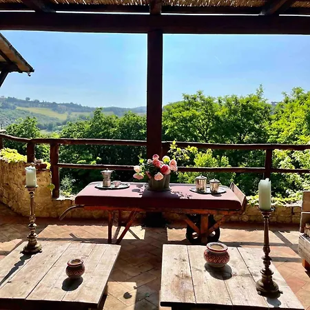 - Luxury Retreat With Pool, Umbria Amelia
