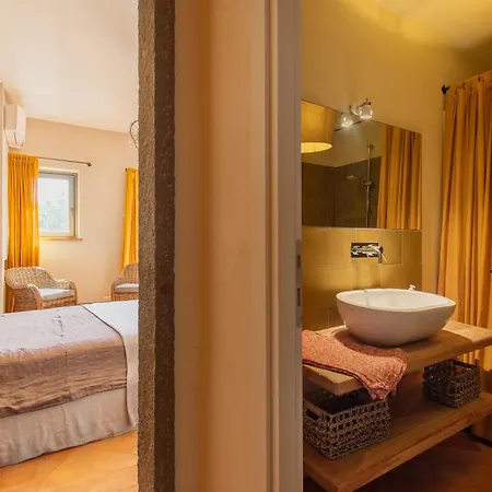 - Luxury Retreat With Pool, Umbria Vila Amelia