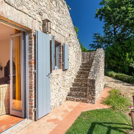 - Luxury Retreat With Pool, Umbria