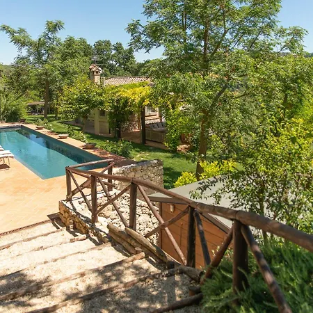 - Luxury Retreat With Pool, Umbria